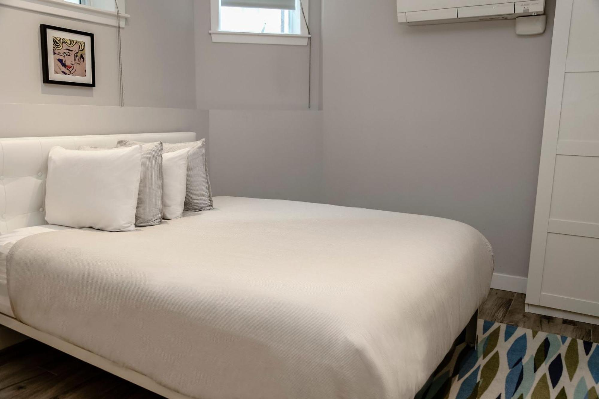 A Stylish Stay W/ A Queen Bed, Heated Floors.. #3 Μπρούκλαϊν Εξωτερικό φωτογραφία