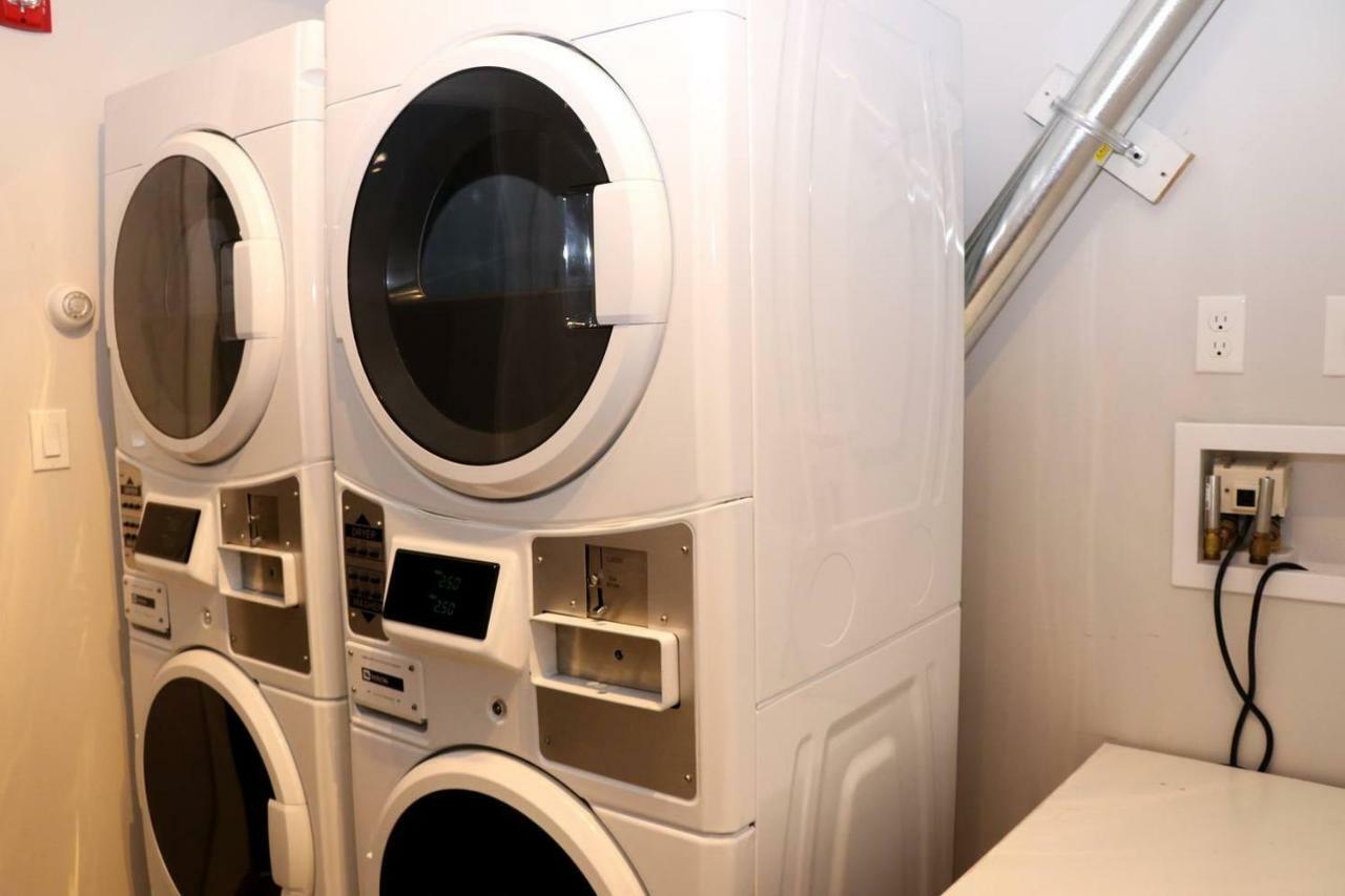 A Stylish Stay W/ A Queen Bed, Heated Floors.. #3 Μπρούκλαϊν Εξωτερικό φωτογραφία