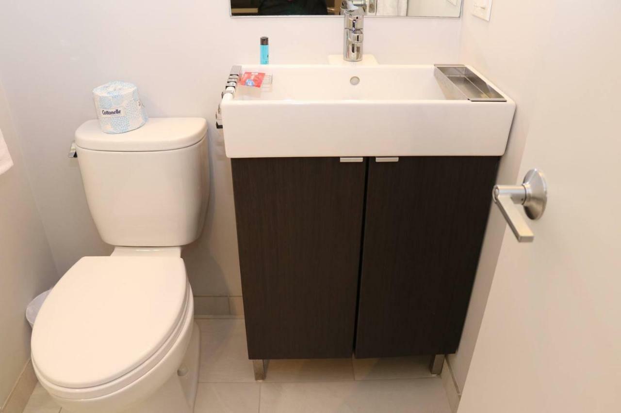 A Stylish Stay W/ A Queen Bed, Heated Floors.. #3 Μπρούκλαϊν Εξωτερικό φωτογραφία